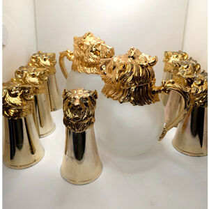 Carole Stupell Gold Lion Head Pitcher & 7 Stirrup Cups – Mid-Century Bar Set